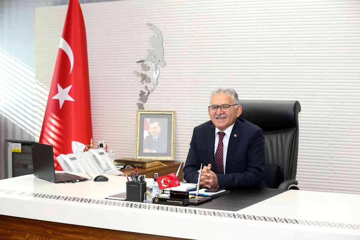 Başkan Büyükkılıç: "Regaib, sıkıntılarımızdan kurtuluşumuza vesile olsun"