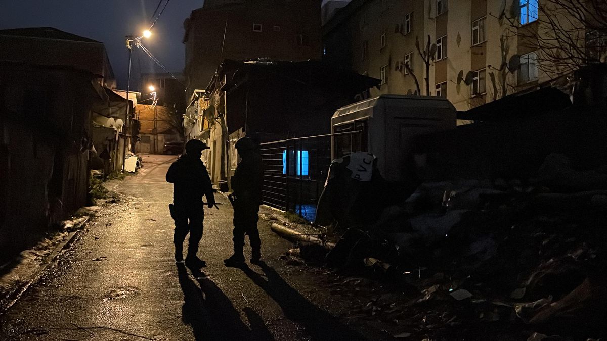 İstanbul\'da uyuşturucu operasyonunda 31 adrese baskın yapıldı