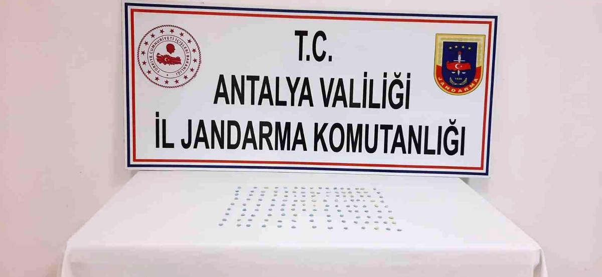 Mersin\'den getirdiği uyuşturucuları piyasaya sürmek isterken yakalandı
