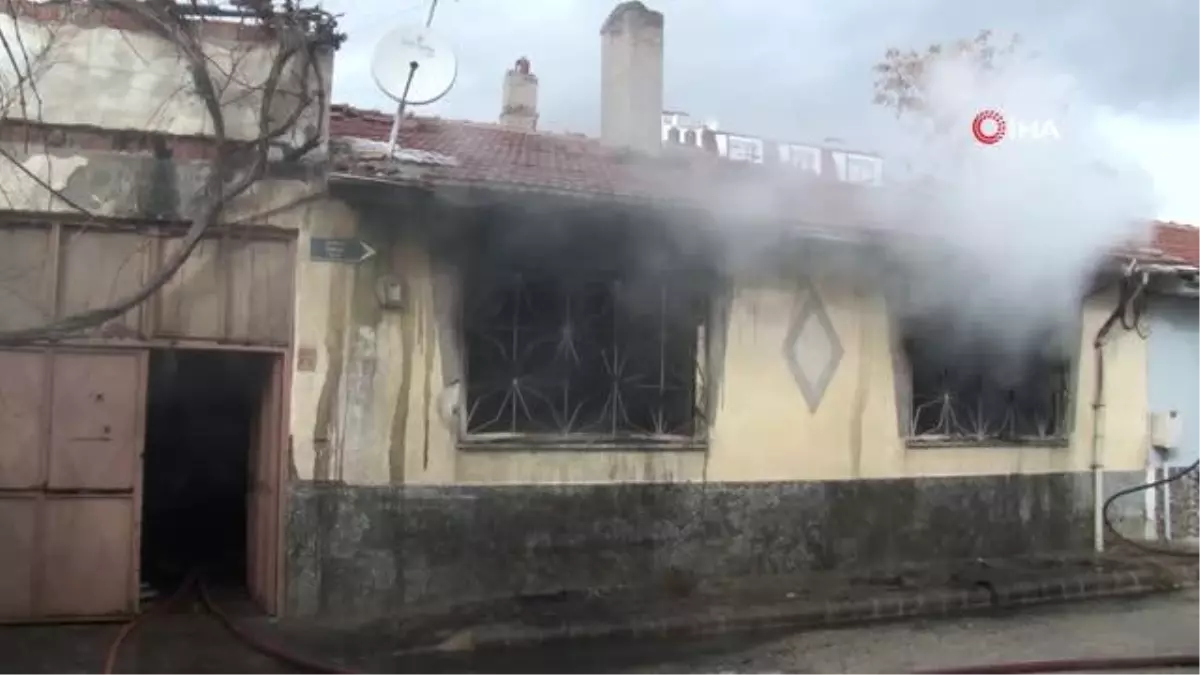 Oğlu tarafından evi yakılan baba: Ben bıktım, dayanamıyorum, gücümüz de kalmadı'