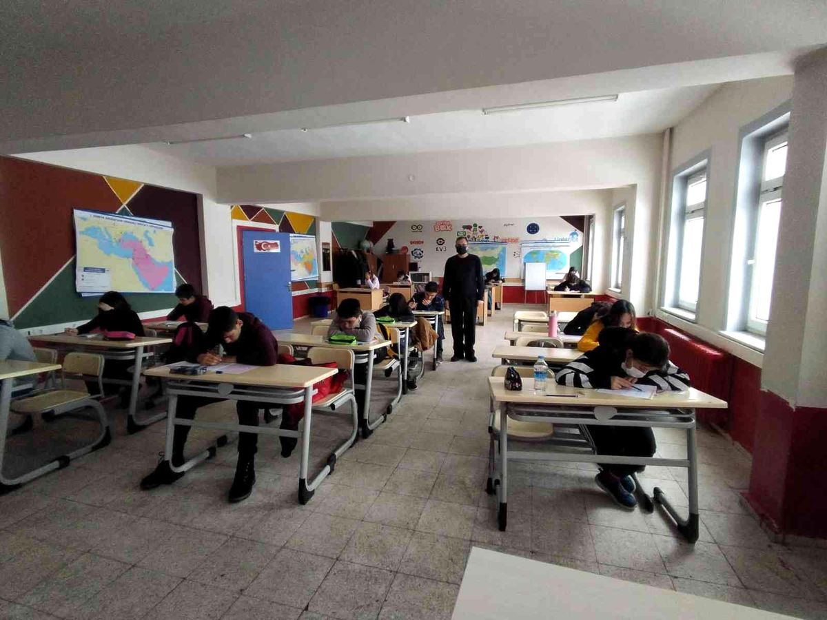 Pazaryeri ilçesinde 8. sınıf öğrencileri yarıyıl tatilinde de LGS\'ye hazırlandı