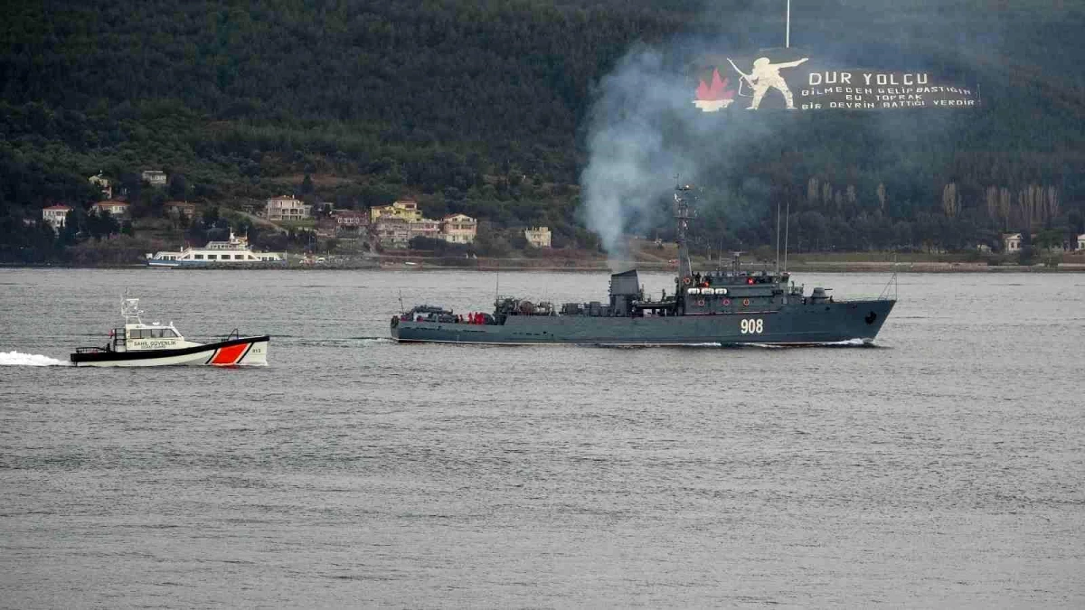 Son dakika haberleri | Rus savaş gemileri Çanakkale Boğazı\'ndan geçti