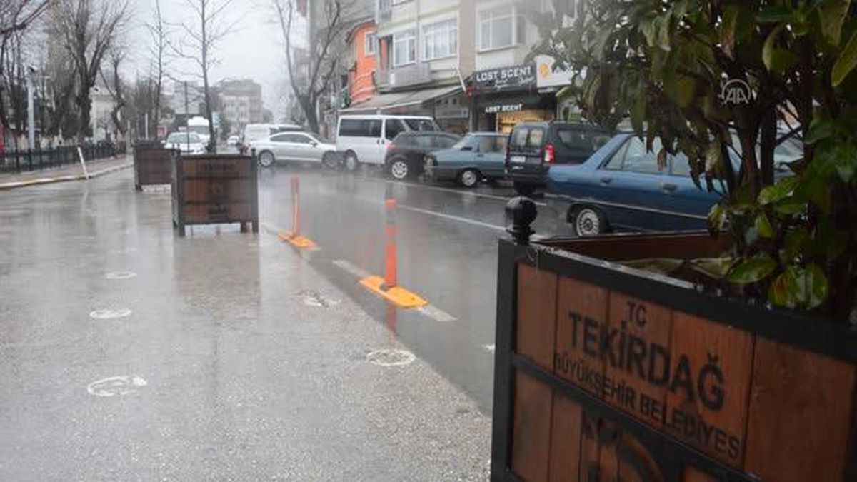 Saray ve Çorlu'da sağanak etkili oldu