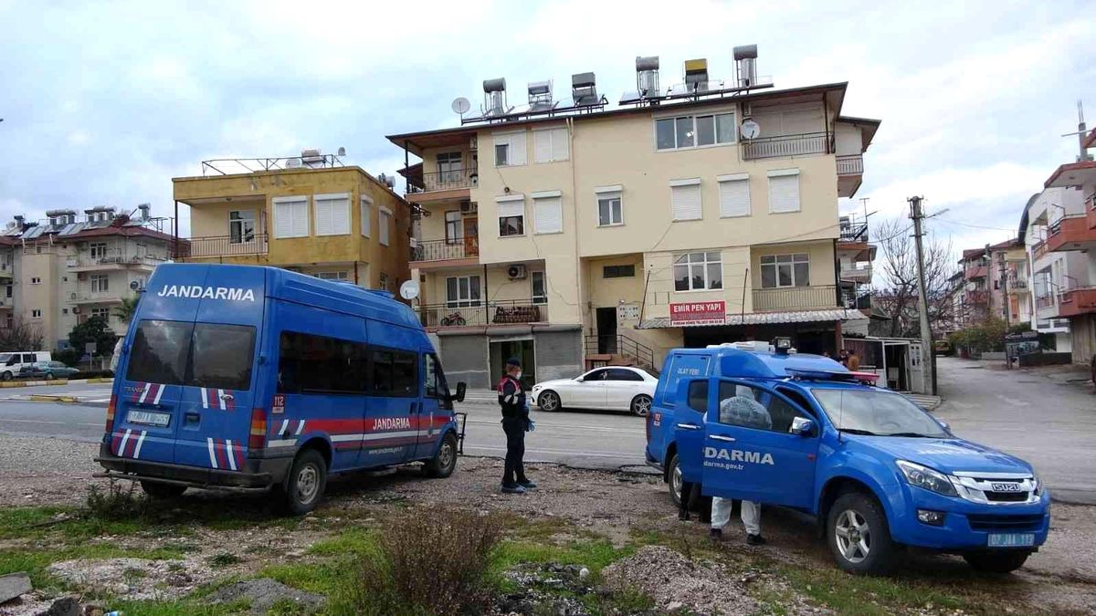 Son dakika 3. sayfa: Yalnız yaşadığı evde ölü bulundu
