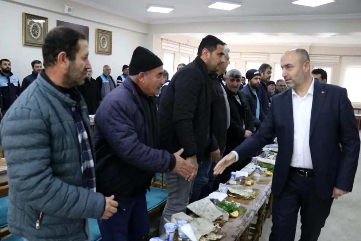 Aksoy belediye personelliyle bir araya geldi