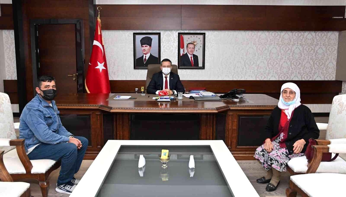 Aydın Valisi Aksoy\'u duygulandıran ziyaret