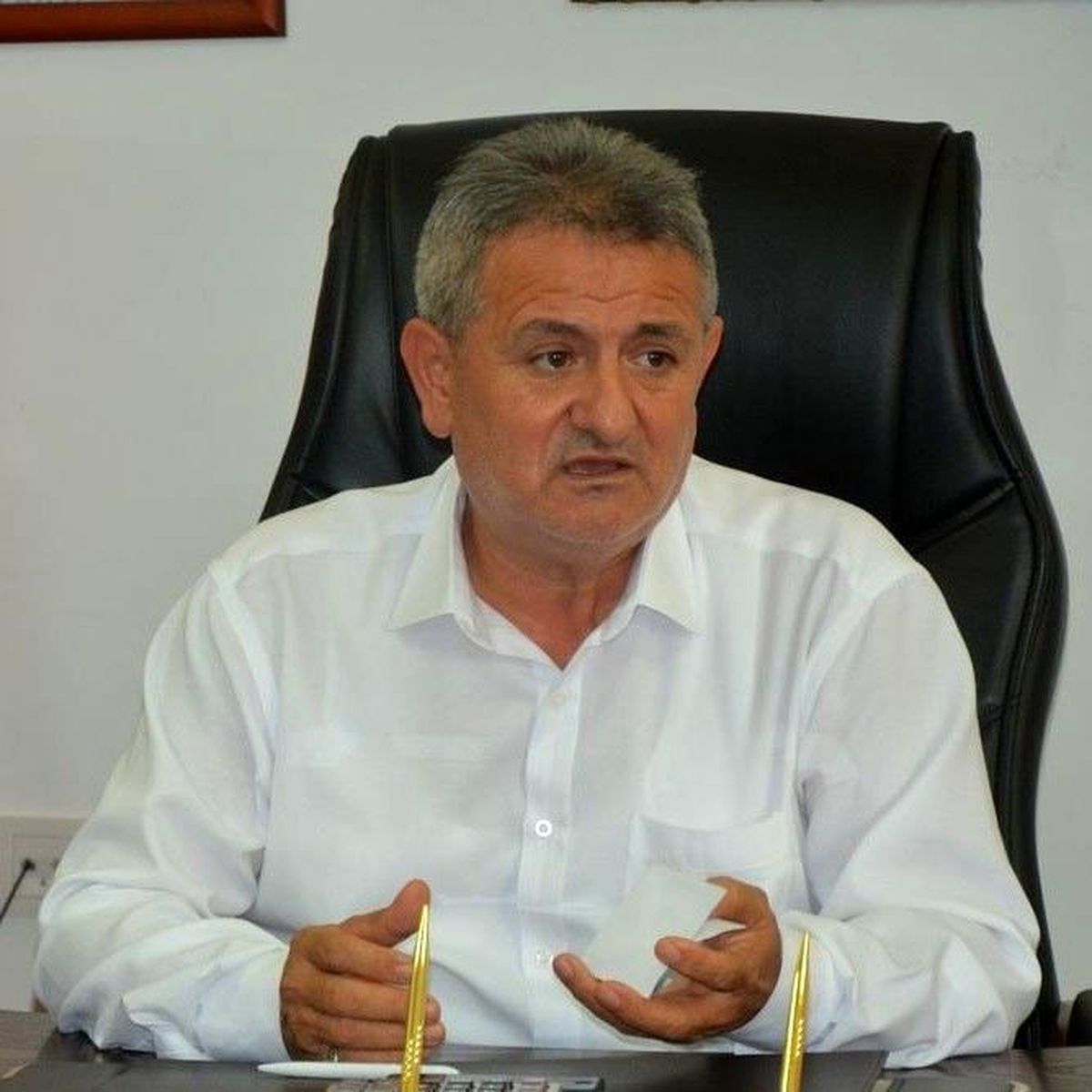 Berberler Odası\'nın Devrik Başkanı Çetindoğan, yerine gelen başkanın maaşını tıraşlamış