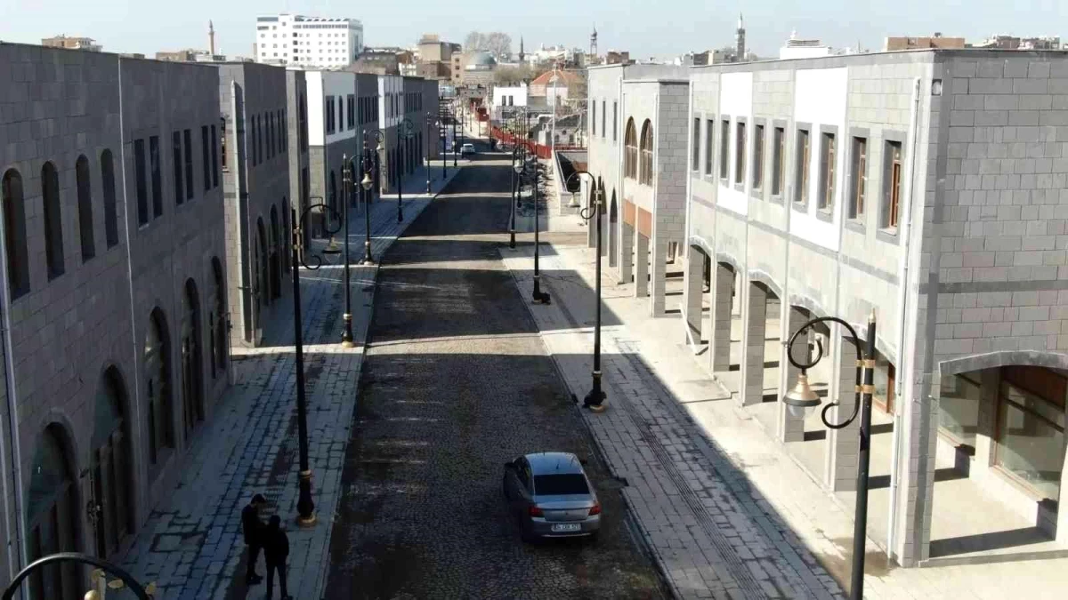 Diyarbakır\'da Yenikapı Açık Hava Yaşam ve Kültür Merkezi\'nde 52 dükkan kiralamaya sunuldu