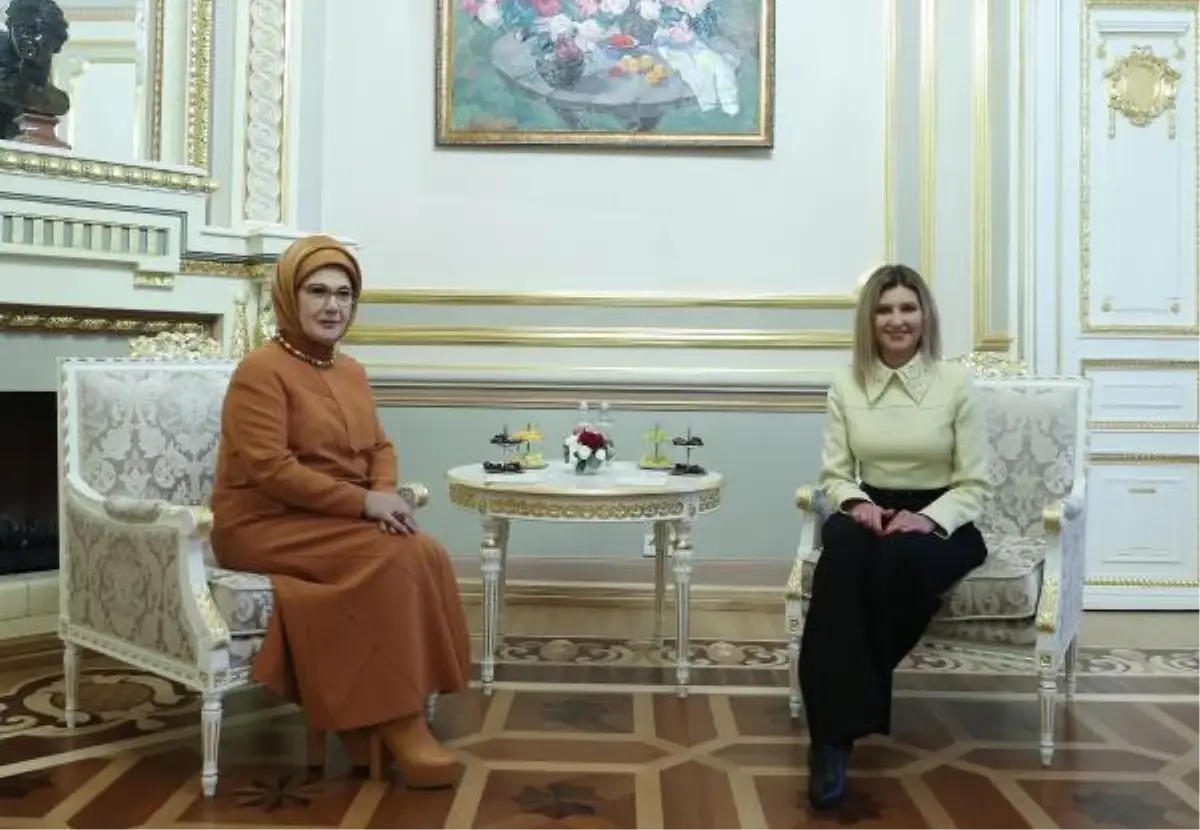 Emine Erdoğan, Olena Zelensky ile baş başa görüştü