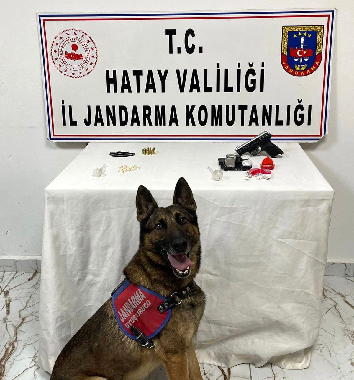 Hatay\'da uyuşturucu ve sigara operasyonu: 3 gözaltı