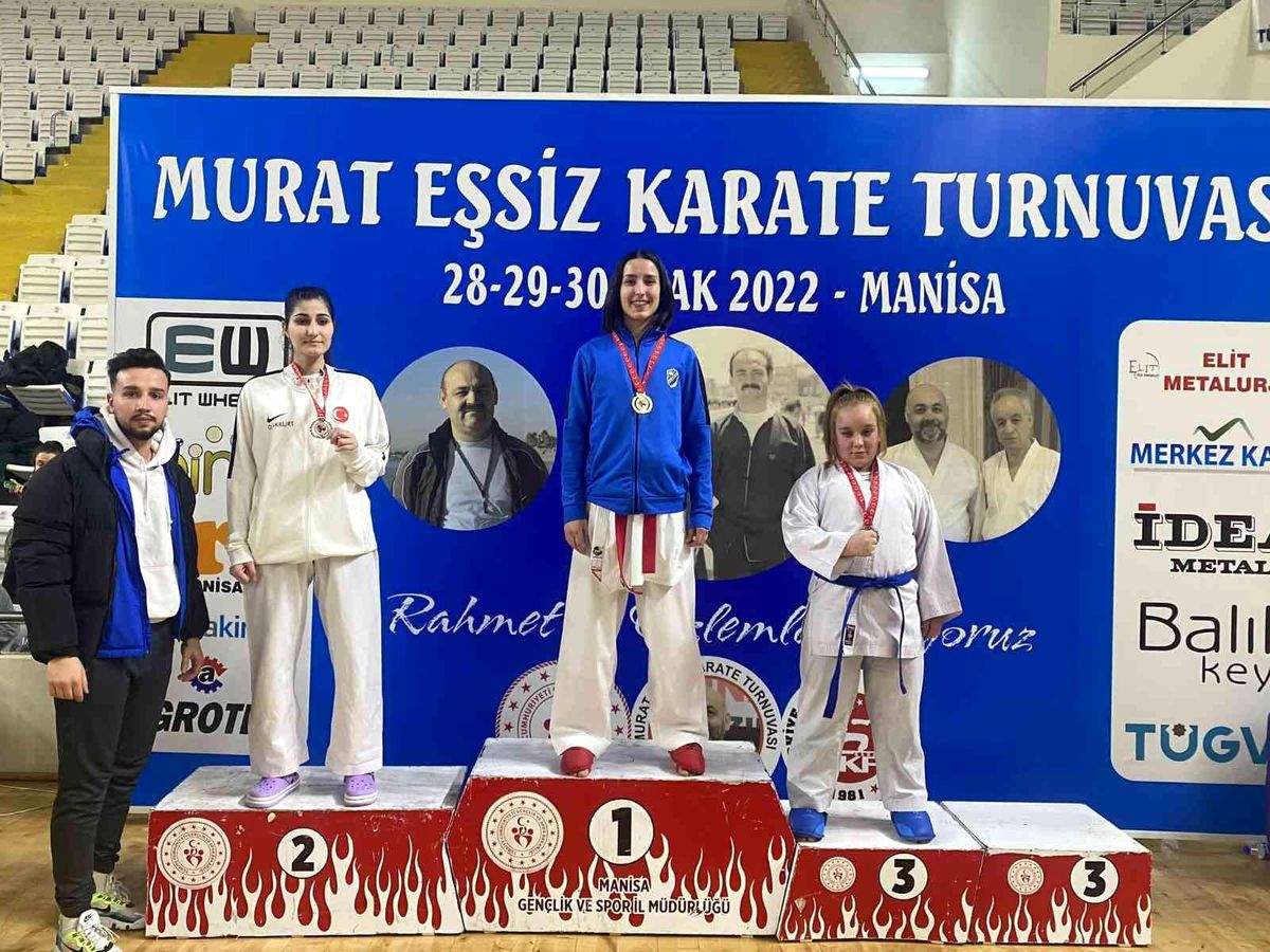 Kartepeli sporcular evlerine dereceyle döndü