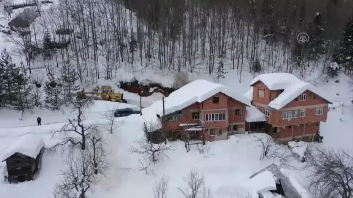 KASTAMONU - Küre Dağları\'ndaki bazı köylerde kar kalınlığı 2 metreyi geçti