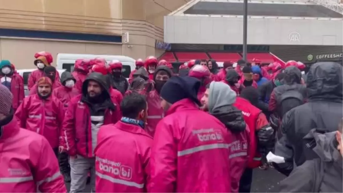 Motorlu kuryelerin zam protestosu sürüyor