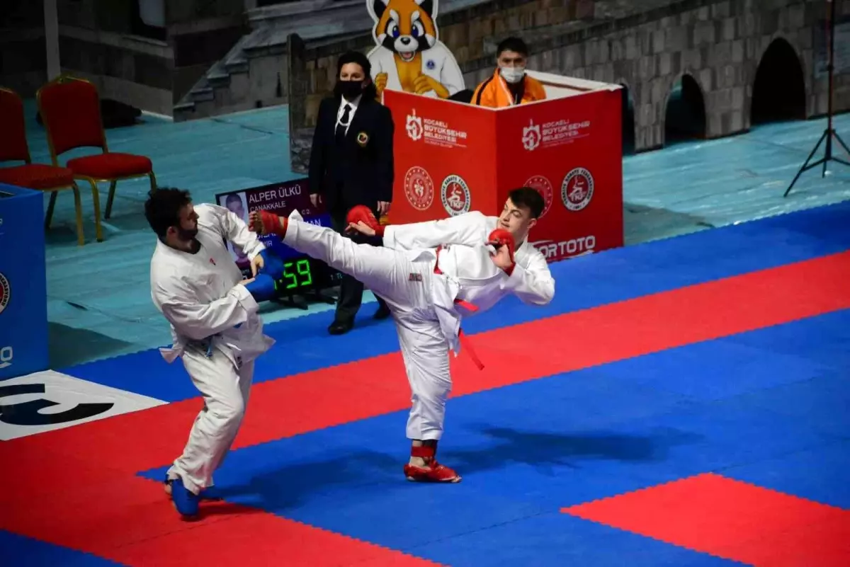 Türkiye Büyükler Karate Şampiyonası'nda müsabakalar başladı