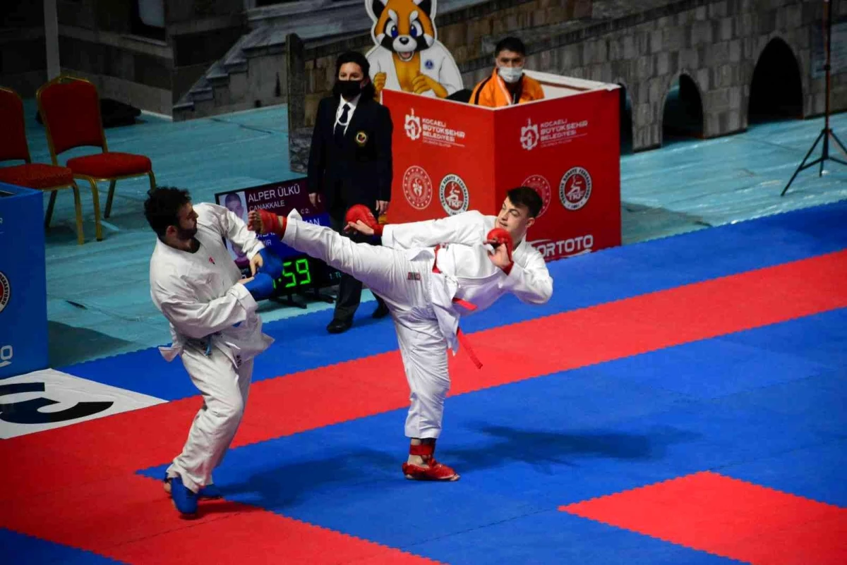 Türkiye Büyükler Karate Şampiyonası\'nda müsabakalar başladı