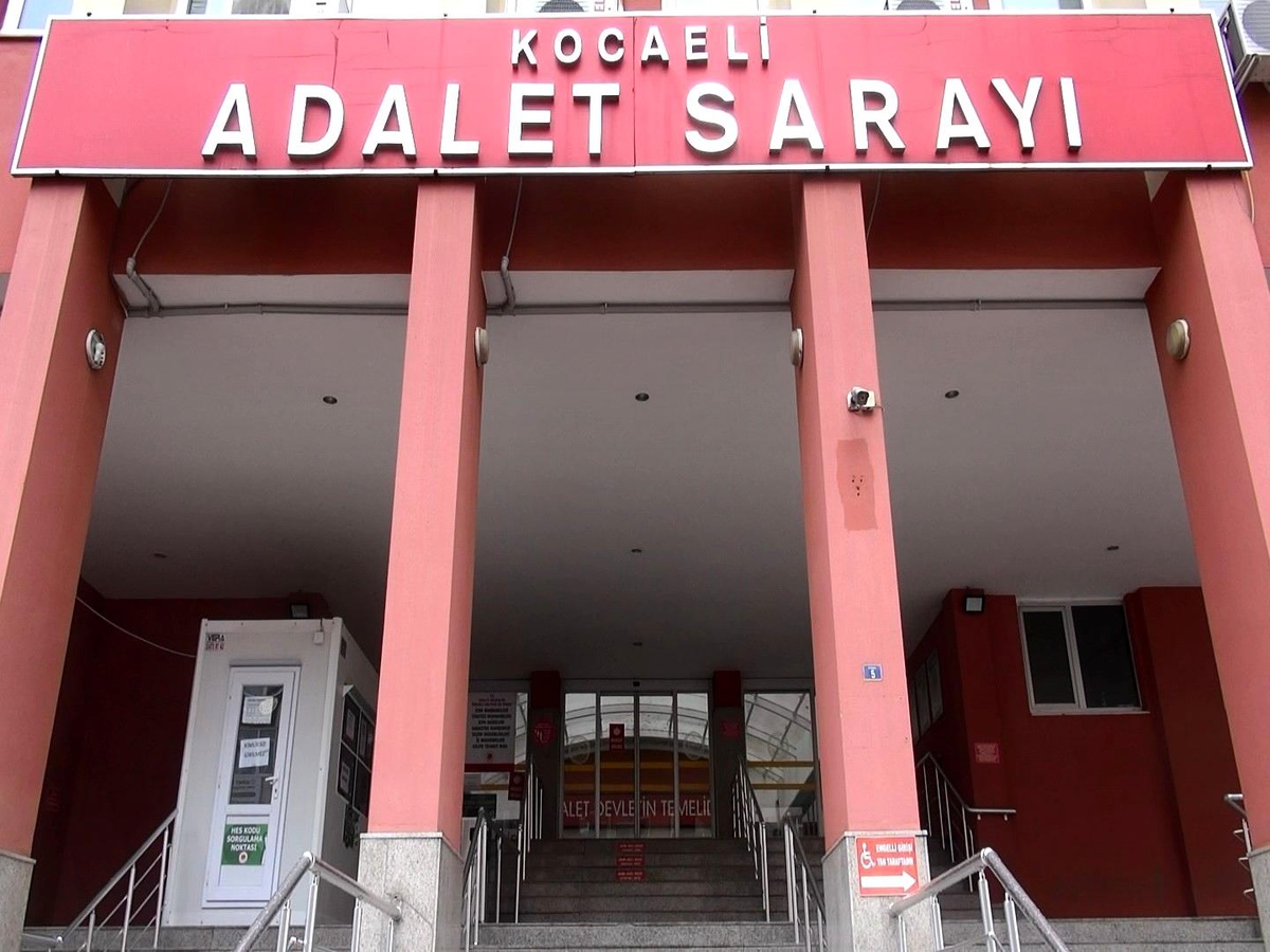 Üvey babasının istismarda bulunduğunu söylemişti, şikayetinden vazgeçti