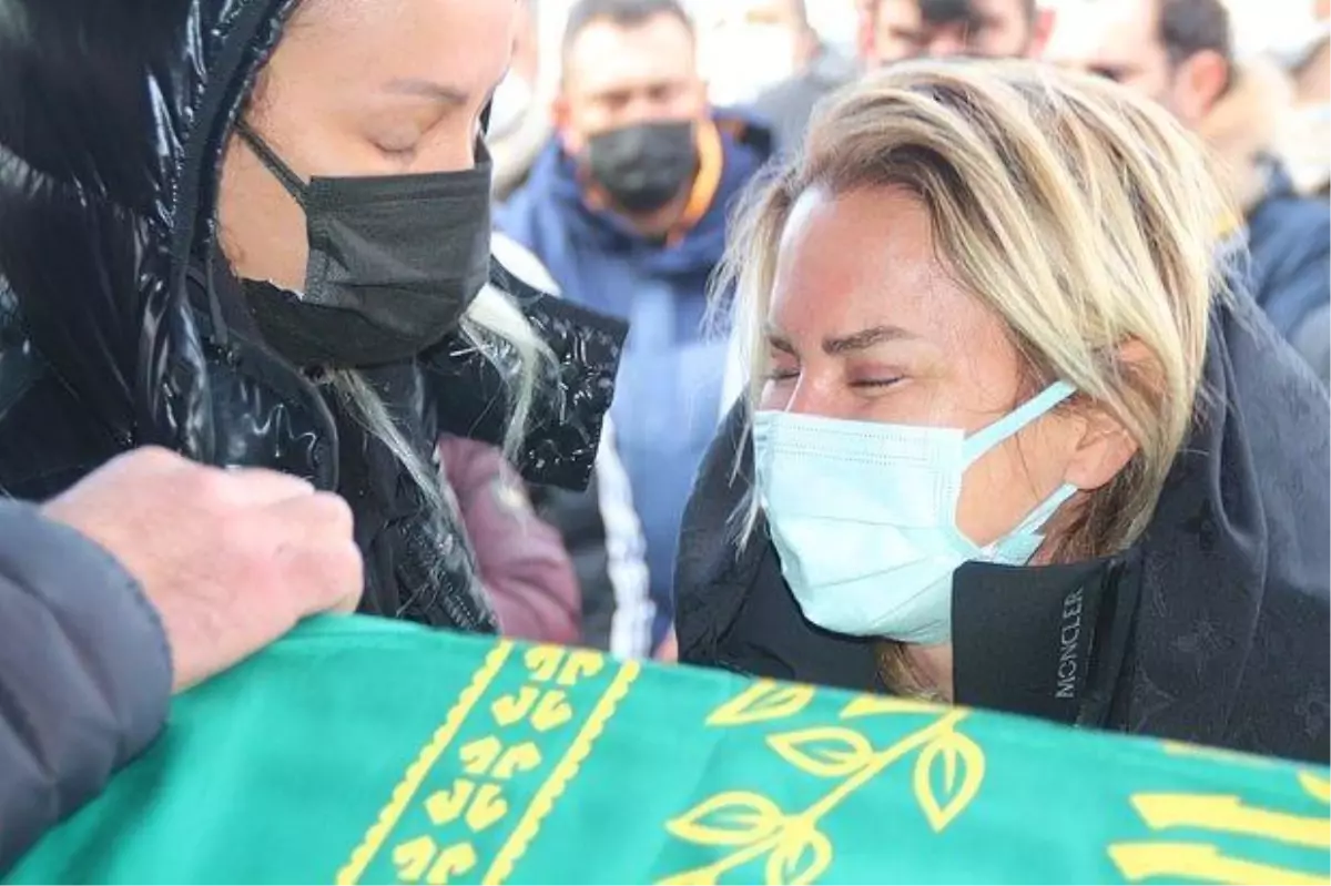 Ece Erken\'in yakın arkadaşı son durumunu paylaştı: Tuvalete düşürdüğü ilaçları içiyor