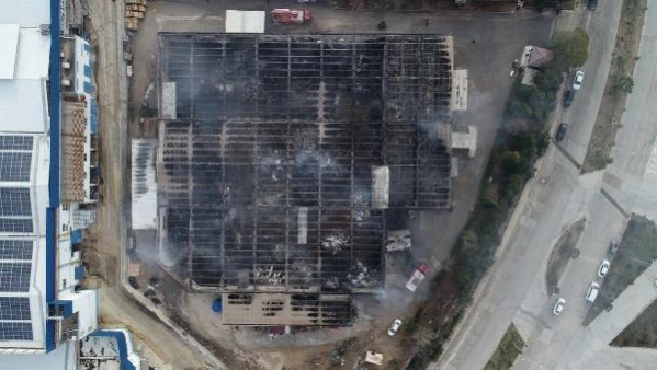 Adana'daki fabrikada 7 saat süren yangının çıkış nedeni araştırılıyor