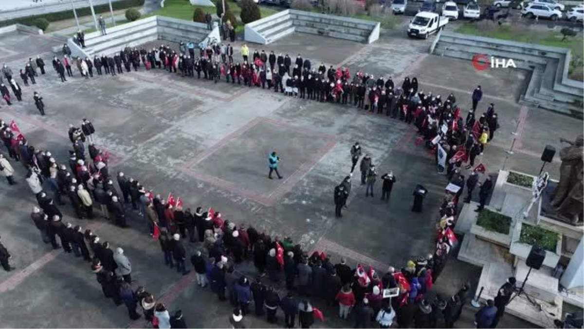 Büyükçekmece halkı Samsun\'daki Atatürk Heykeli\'ne saldırıyı kınamak için toplandı