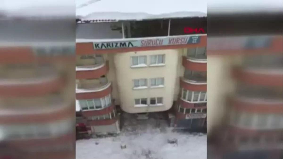 ÇATIDAN DÜŞEN KAR KÜTLESİNİN ALTINDA KALMAKTA SON ANDA KURTULDU