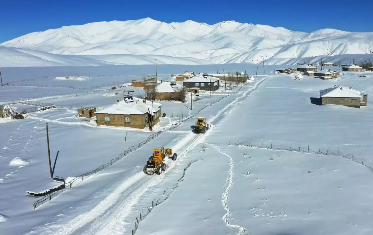 Erzurum ve Erzincan\'da 92 yerleşime ulaşım sağlanamıyor