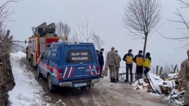 Evde çıkan yangında 2 çocuk yaşamını yitirdi (2)