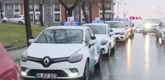 İSTANBUL-AVCILAR'DA SÜRÜCÜ EĞİTMENLERİ KAZADA ÖLEN KADER DEMİRKOL'U ANDI