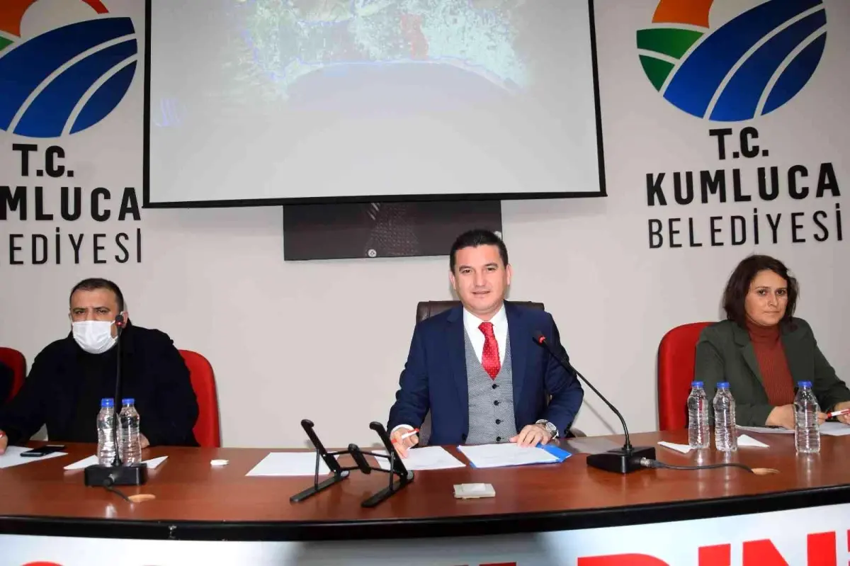 Kumluca Belediyesi Meclis Toplantısı\'nda MHP\'liler meclisi terk etti