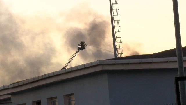 Son Dakika: Ümraniye T tipi cezaevinde yangın! Olay yerine çok sayıda itfaiye ekibi sevk edildi