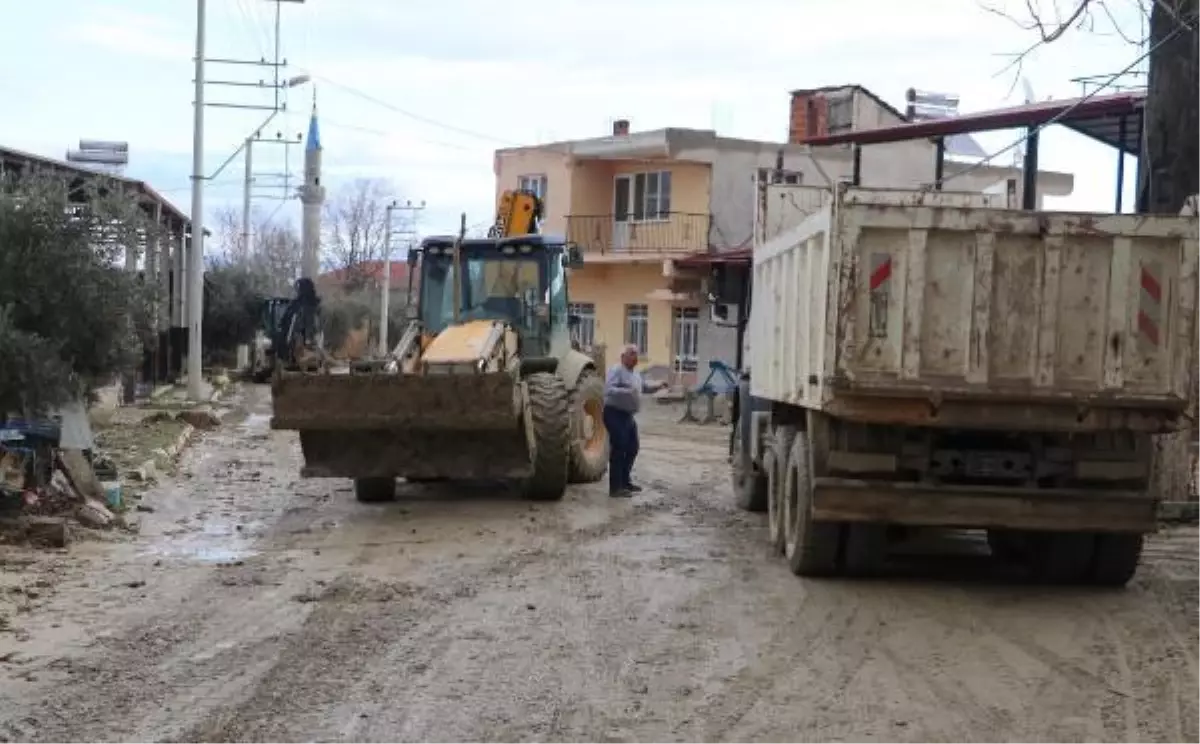 Su baskının yaşandığı mahallede 30 evden 12\'si ağır hasarlı