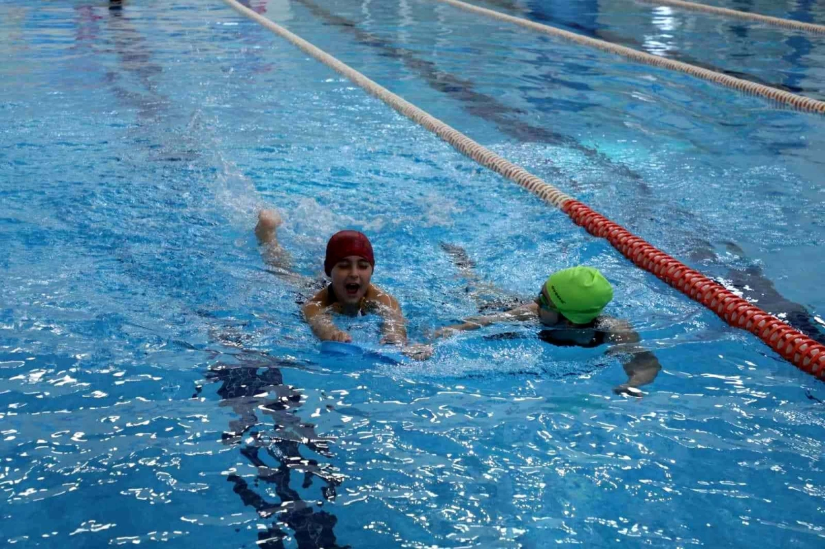 Yenişehir\'de belediyesinden astım hastalarına özel yüzme kursu
