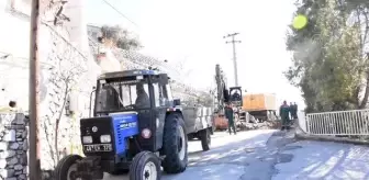 Yıkılma tehlikesi bulunan duvara belediye ekiplerince müdahale edildi