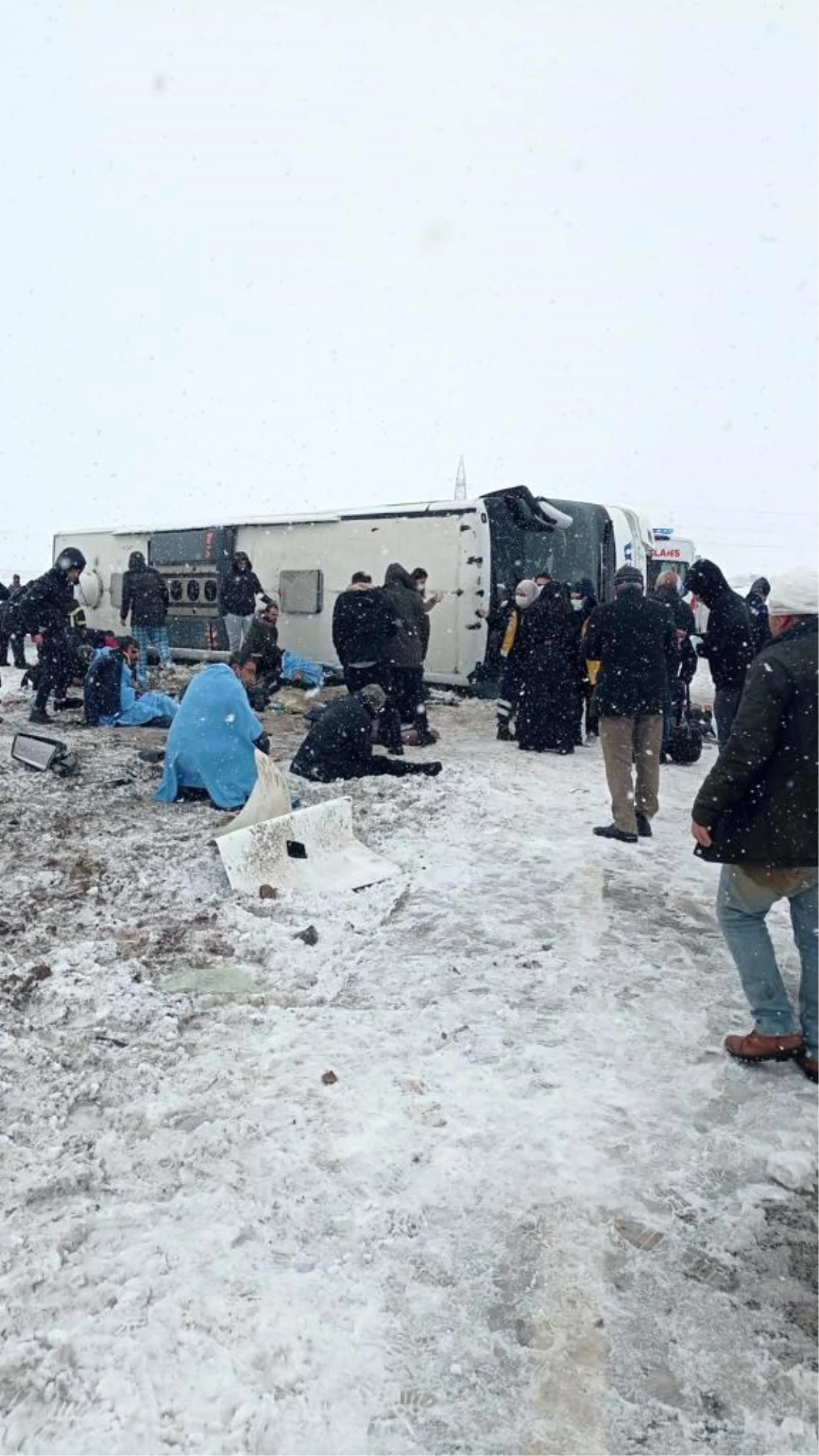 Son dakika... Yozgat\'ta otobüs kazası: 1 ölü, 15 yaralı