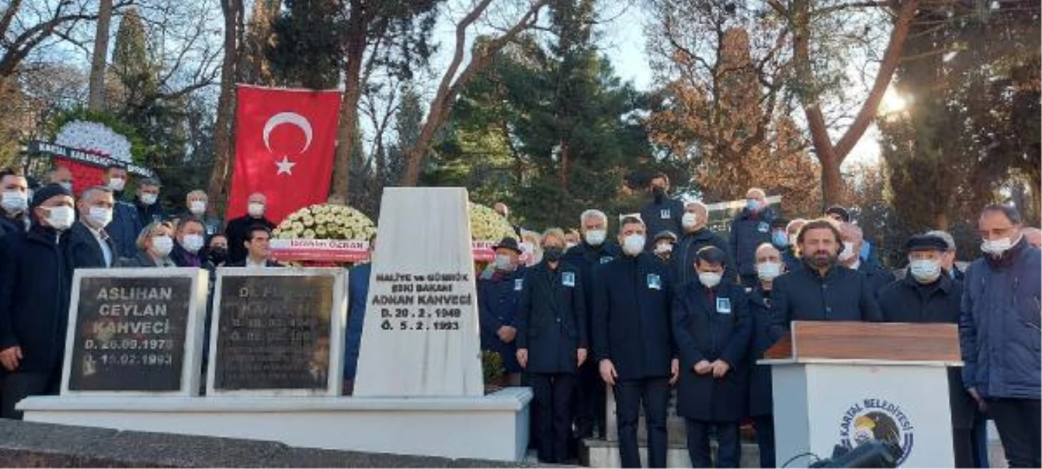 Son dakika haber | Adnan Kahveci ölümünün 29\'uncu yıl dönümünde mezarı başında anıldı