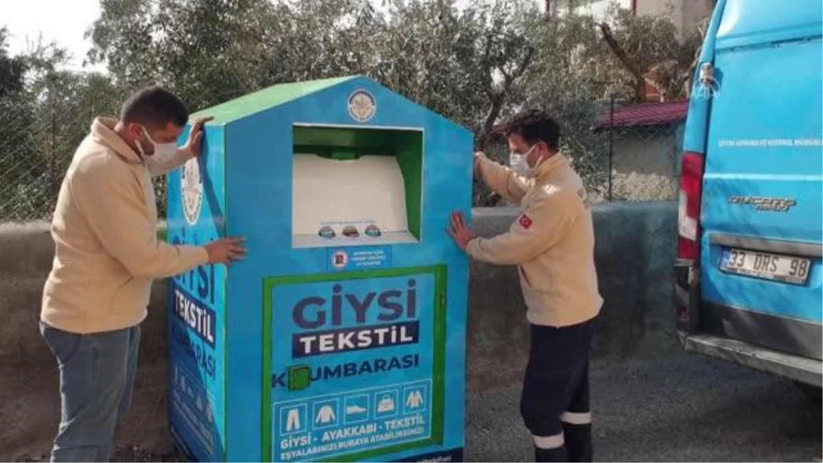 Caddelere giysi, tekstil ve oyuncak kumbaraları yerleştirildi