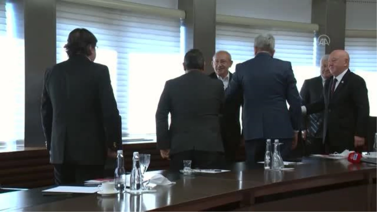 CHP Genel Başkanı Kılıçdaroğlu, gazetecileri kabul etti