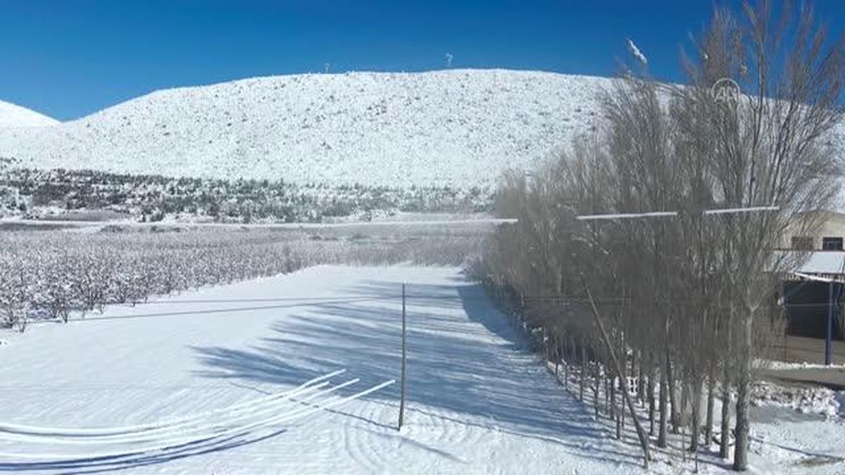 Zarar gören elektrik telleri ve trafolar onarılıyor