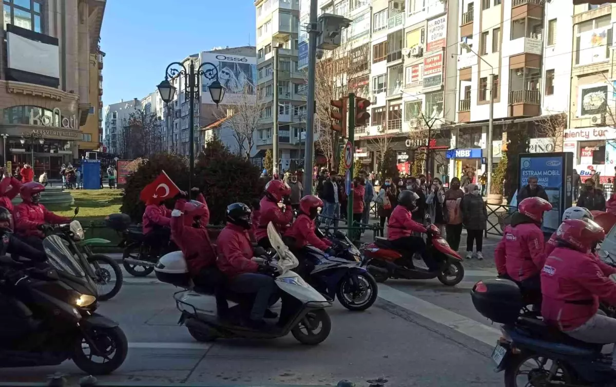 Eskişehir\'de Yemeksepeti Banabi kuryelerinden eylem