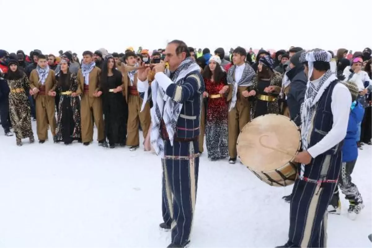 HAKKARİ\'DE KAR FESTİVALİ