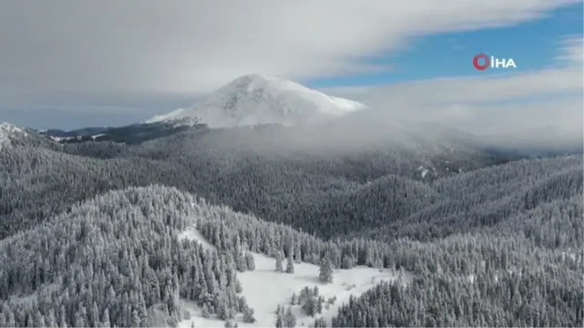 Kar kalınlığı 1 buçuk metreyi aştı...Ilgaz Dağı\'ndan mest eden görüntüler