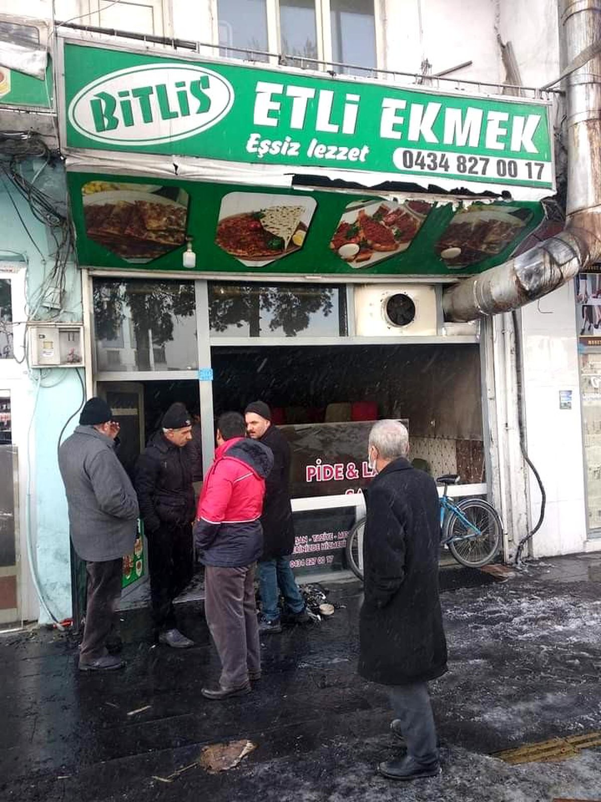 Tatvan\'da iş yeri yangını