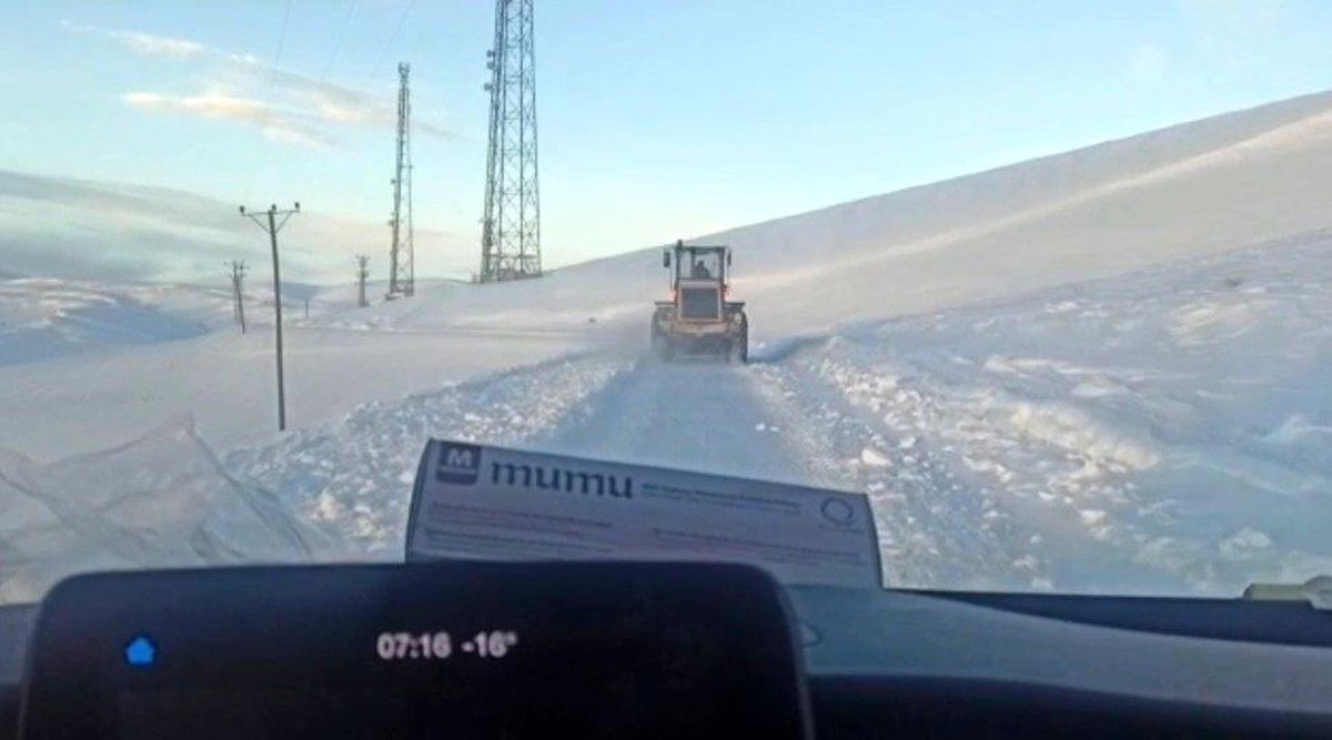 25 kilometrelik yolu 5 saatte aşıp hastaya ulaştılar