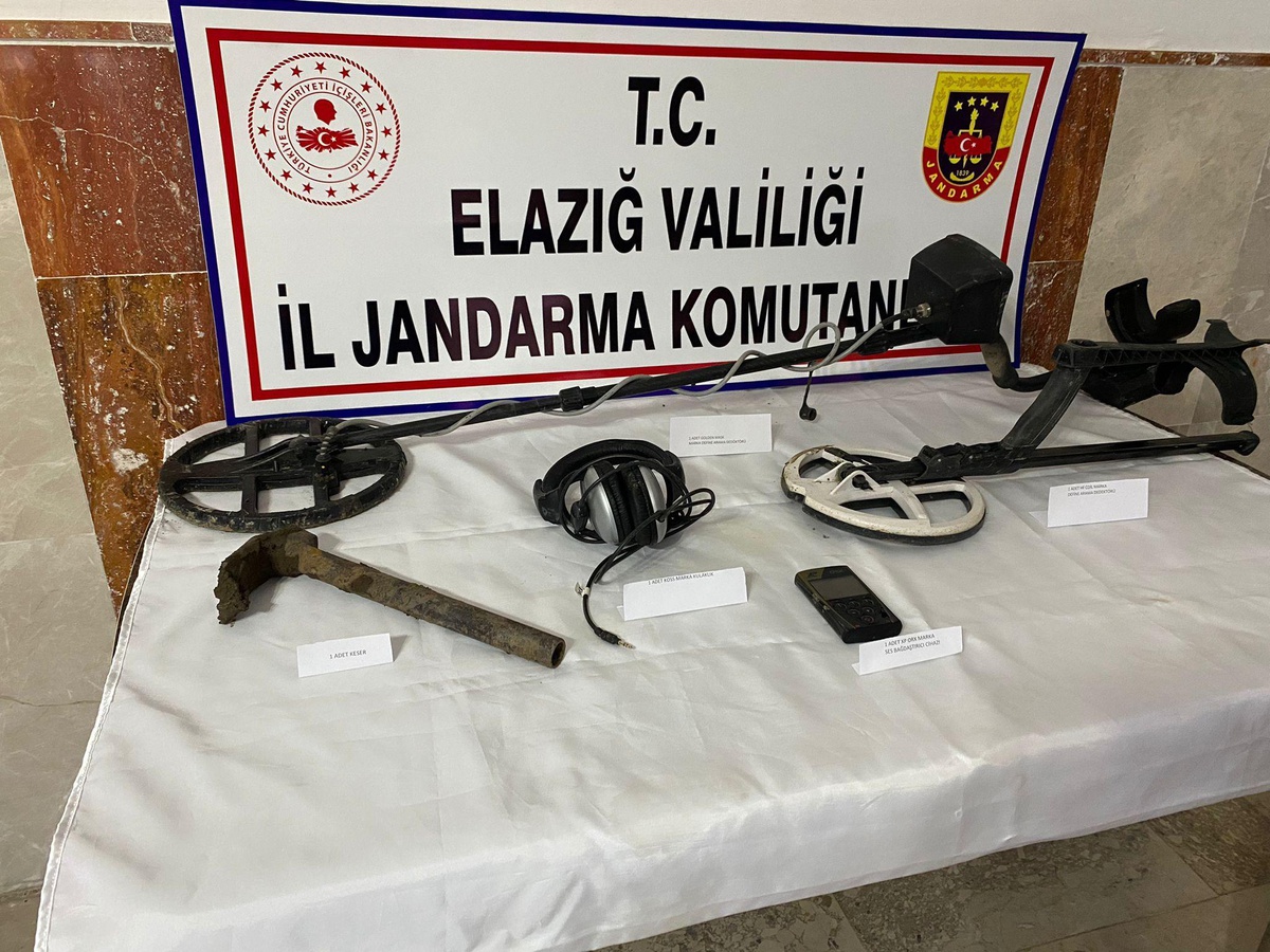 Elazığ\'da kaçak kazı yapan şüpheli suçüstü yakalandı