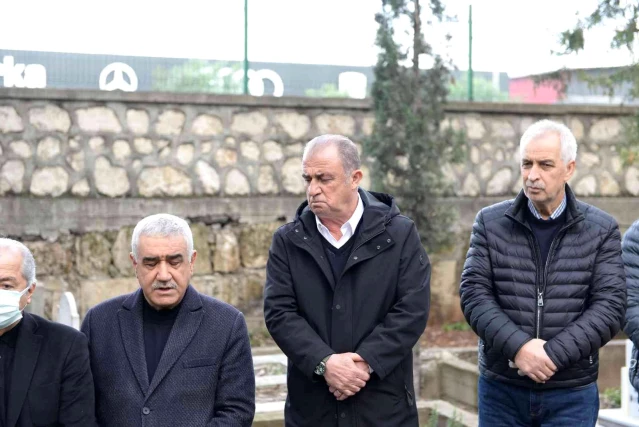 Fatih Terim'in babası Talat Terim ölümünün 3. yıldönümünde dualarla anıldı