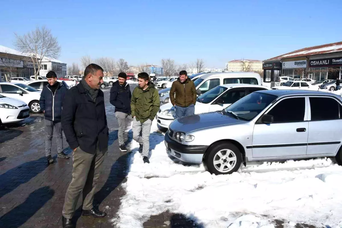 Galericiler satış olmadığından vatandaş düşmeyen fiyatlardan yakınıyor