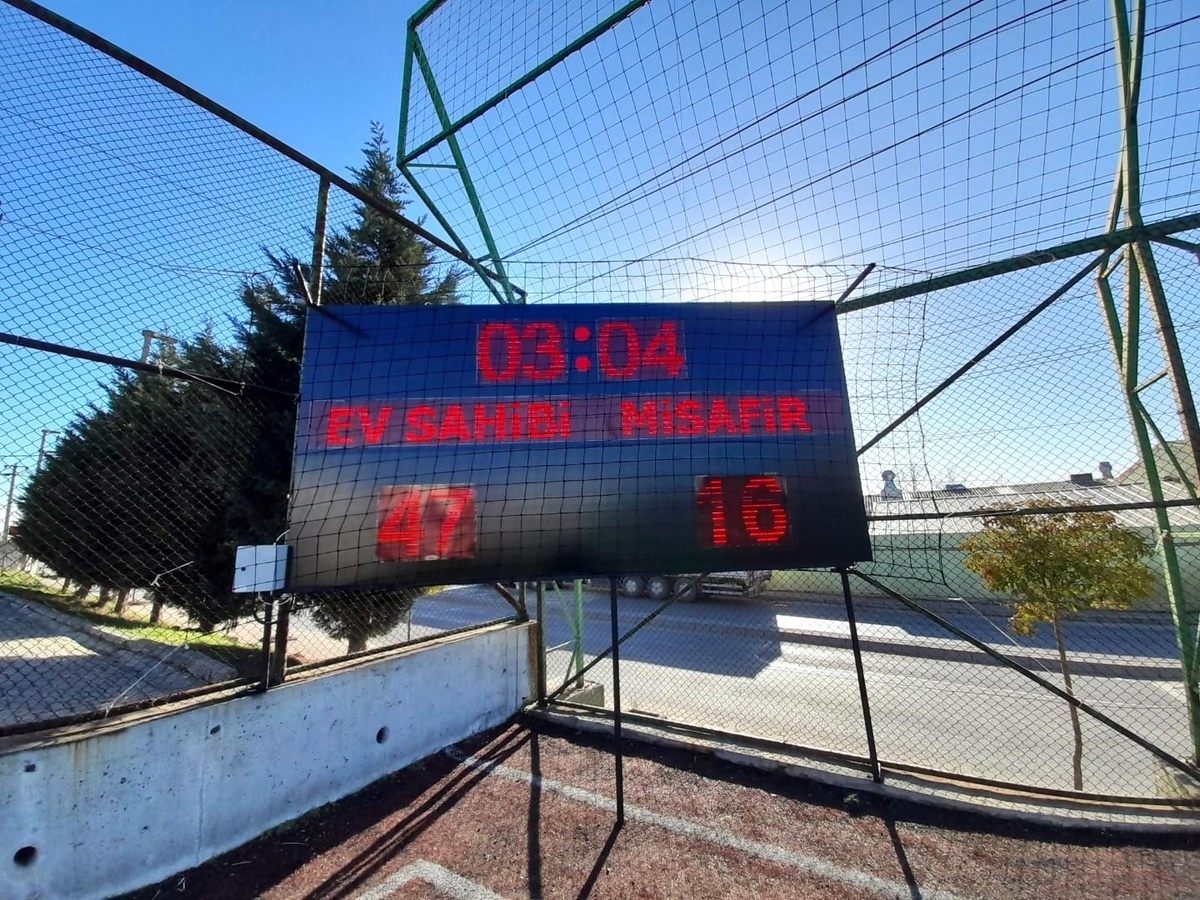 Gebze Beylikbağı Stadı\'na dijital skorbord