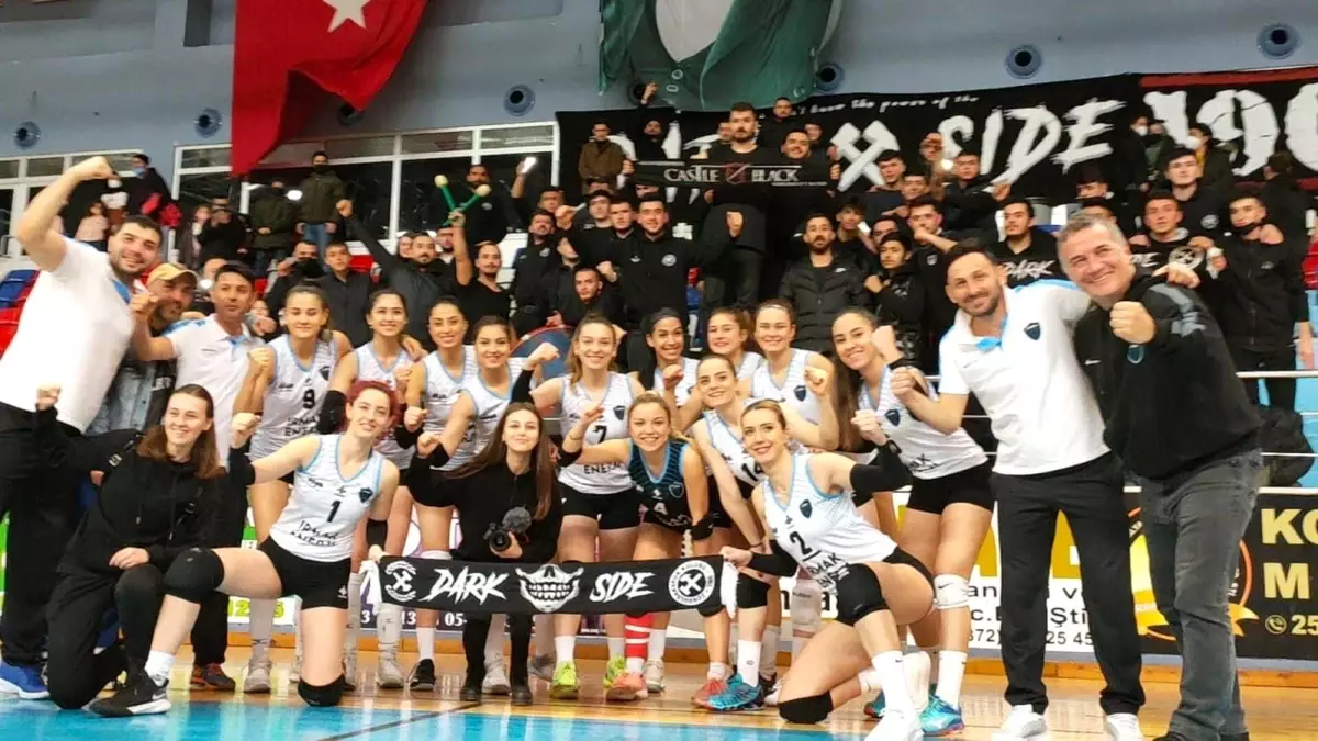 Kadınlar Voleybol 2. Ligi: MFA Zonguldak DSİ: 3 Tepebaşı Gençlik: 0