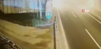 Kilometrelerce kuyruk oluştu... TEM'de kontrolden çıkan araç tünel girişindeki betona böyle çarptı