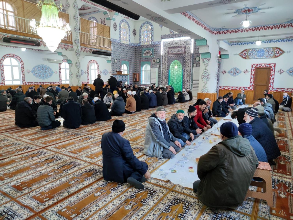 Sabah namazı buluşmaları Murat Evler Camisi\'nde devam etti