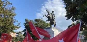 Samsun'da Onur Anıtı'na saygı nöbeti, marşlarla bitirildi